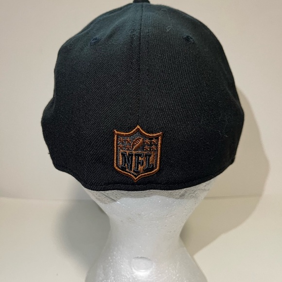 Carolina Panthers New Era 39THIRTY Flex Hat Medium-Large Black Leather Logo - Picture 7 of 8